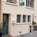 Le Jardin Bernard Perrier Bed & Breakfast 3*