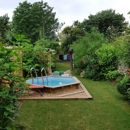 Le Jardin Bernard Perrier Couette-café 3*