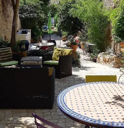 Couette-café Le Jardin Bernard Perrier 3*