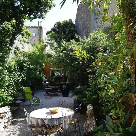 Le Jardin Bernard Perrier Couette-café 3*