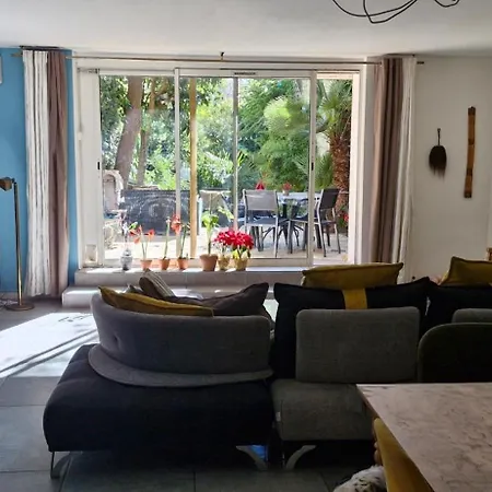 Le Jardin Bernard Perrier Bed & Breakfast