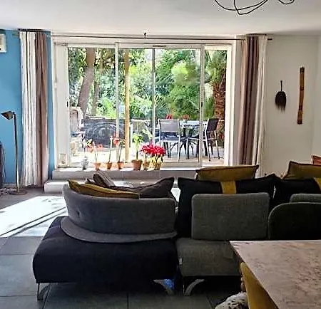 Le Jardin Bernard Perrier Bed & Breakfast