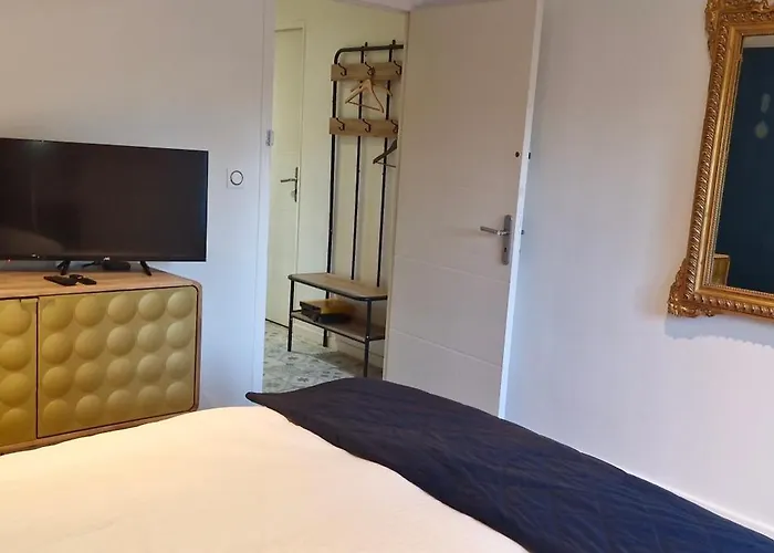 Le Jardin Bernard Perrier Bed & Breakfast 3*